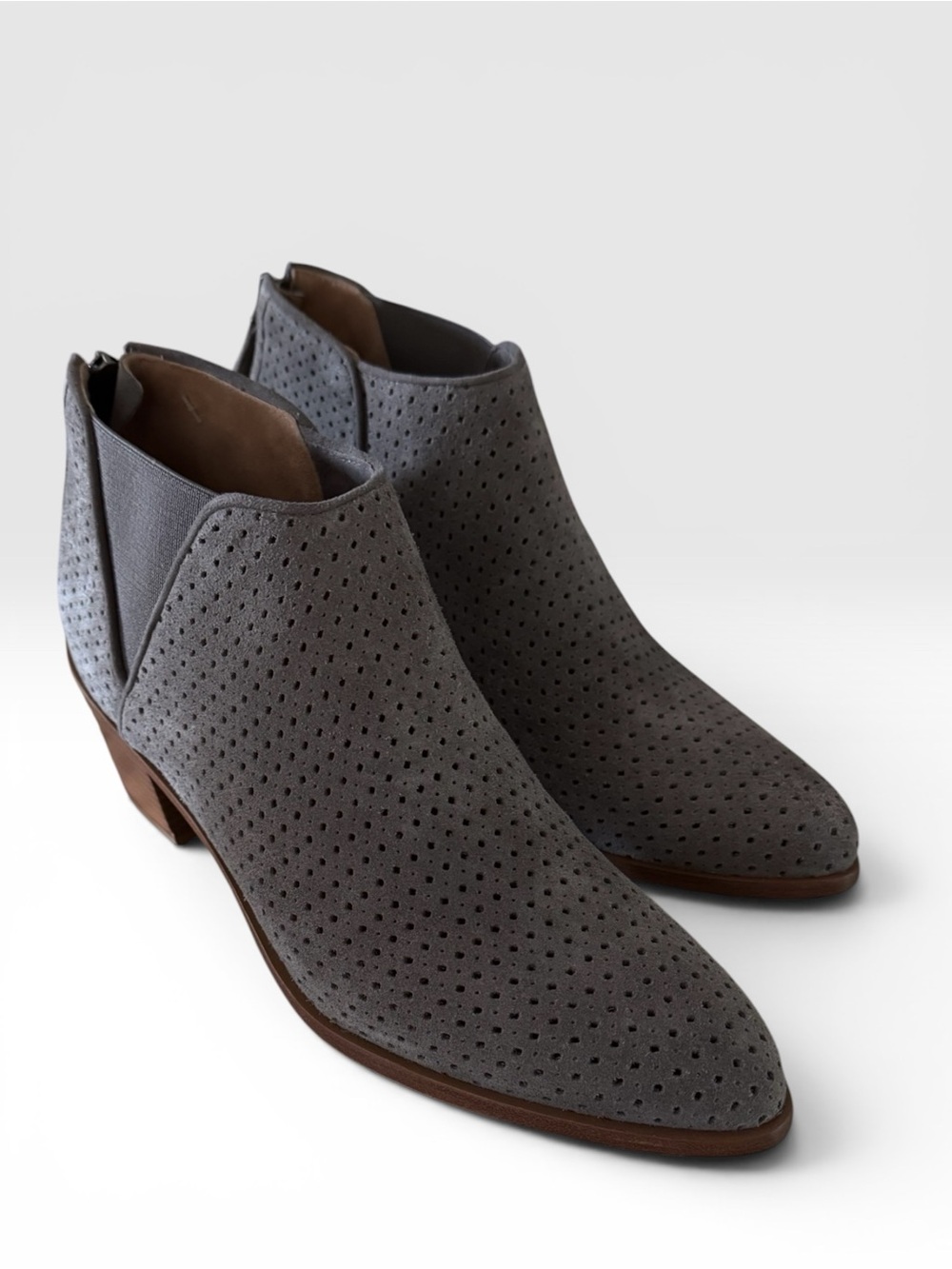 NWT Western Vibe H.S. TRASK Tisha Perforated Gray Suede Ankle Bootie SZ 9.5